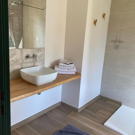 Bed and Breakfast Maison La Deviniere - Sauna Et Compris Accessibles Toute L'annee 3*
