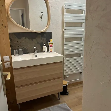 Maison La Deviniere - Sauna Et Compris Accessibles Toute L'annee Bed and Breakfast