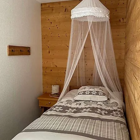 Maison La Devinière - Sauna Et Compris Accessibles Toute L'année Bed and breakfast