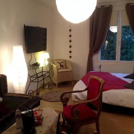 D'hôtes La Devinière Wellness Et Couette-café 3*